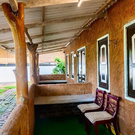 Tembo Cottage ウィルパットゥ エクステリア 写真